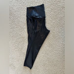 Athleta | Salutation Stash Shine Tight | Black | XL